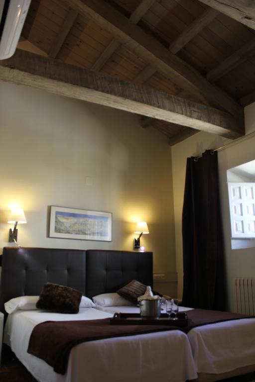 Leonor De Aquitania Hotel